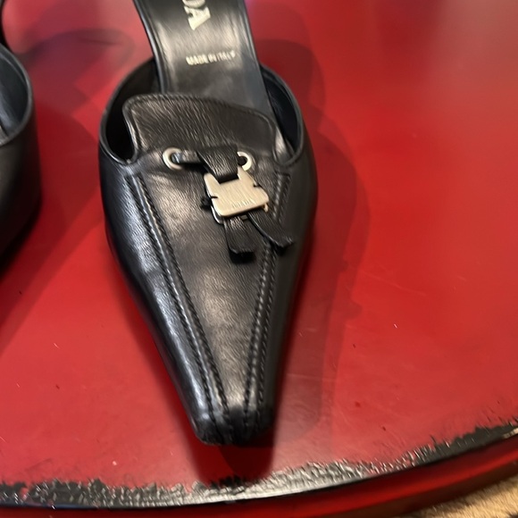 Size 40 PRADA sling back 2 1/2 inch heel - Picture 5 of 8